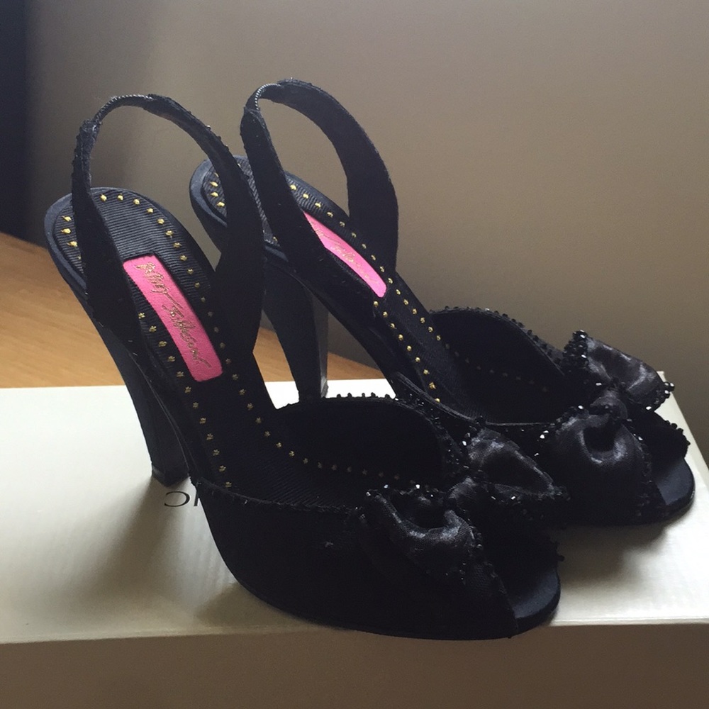 Betsey Johnson Black heels